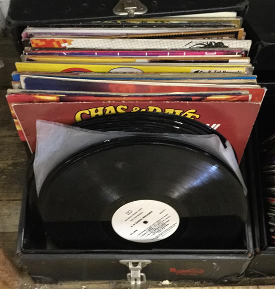 Qty of records LPs(-)